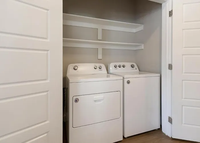 Landing Stunning 2Bd Gym Clubhouse *